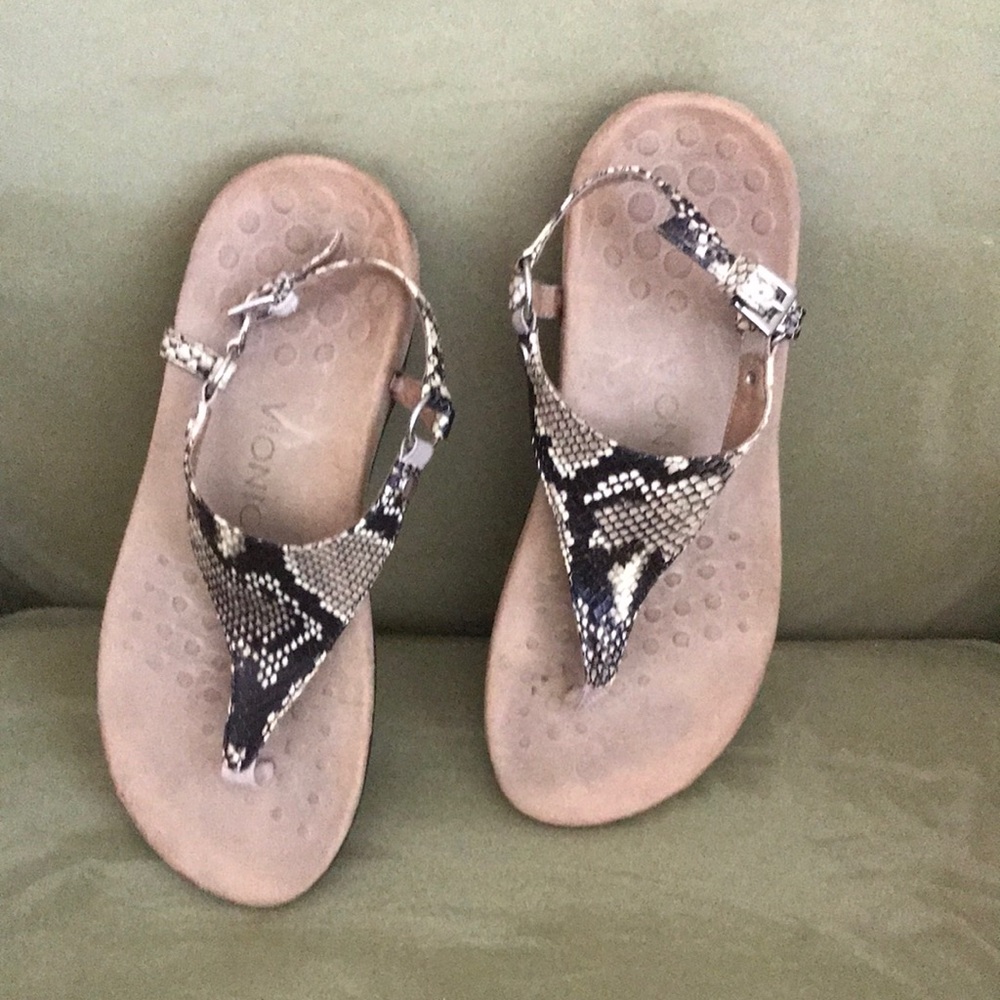 Vionic size 8 reptile print sandals.